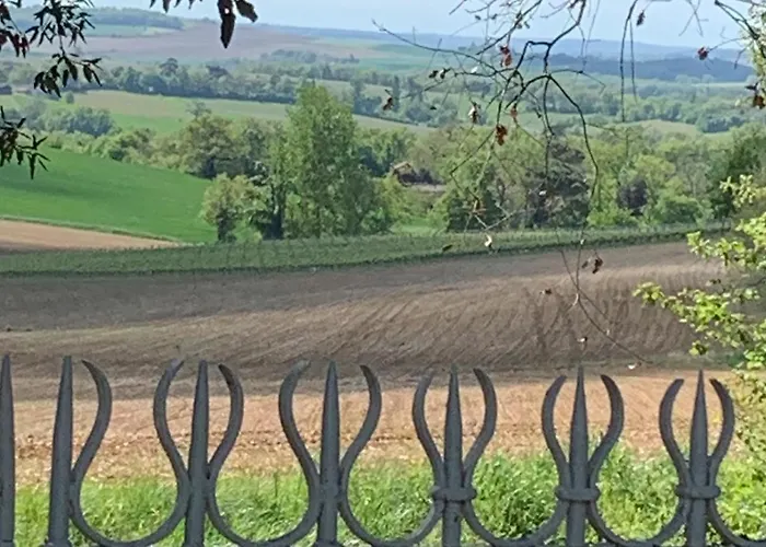 Le Buscagneau Nyaraló